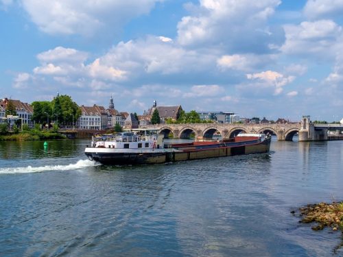Hotelaanbieders.nl Verken het gezellige Maastricht vanuit de hippe wijk Wyck incl. ontbijt & NS retourticket!