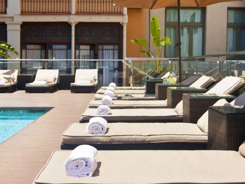 Hotelaanbieders.nl Tijd voor Barcelona!   Beleef een LUXE stedentrip met verblijf in een 4*-hotel met ZWEMBAD in Barcelona incl. vlucht & ontbijt