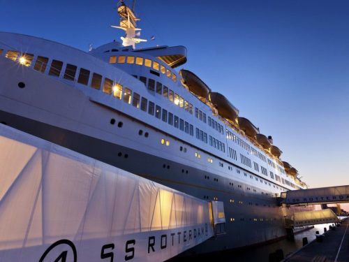 Hotelaanbieders.nl MEGADEAL! ⚡ UNIEK verblijf op een historisch schip in de haven van Rotterdam + terras met uitzicht op de skyline incl. ontbijt