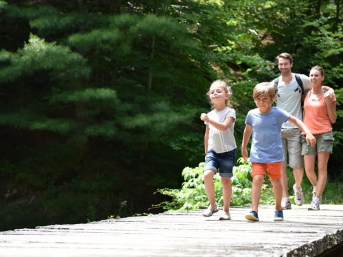 Hotelaanbieders.nl Zomervakantie vol plezier in een knus familiehotel met zwembad en manege in Beieren o.b.v. all-inclusive | Kids t/m 9 jaar GRATIS!