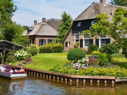 Hotelaanbieders.nl Verblijf in de bossen bij Weerribben Wieden en Giethoorn incl. ontbijt