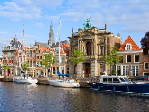 Hotelaanbieders.nl Verblijf in historisch Haarlem nabij Zandvoort & Bloemendaal incl. ontbijt en NS treinretour