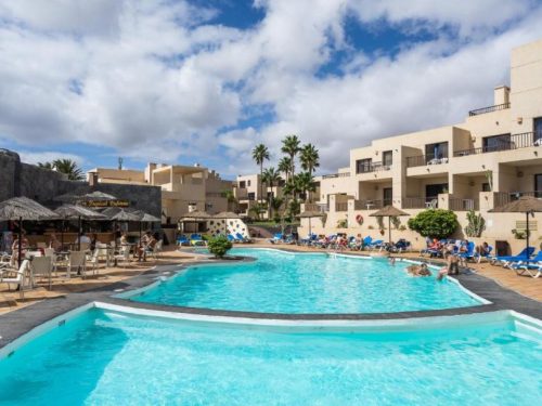 Hotelaanbieders.nl Geniet met het hele gezin van de eeuwige zon in Costa Teguise op Lanzarote! O.b.v. logies, halfpension of all-inclusive!