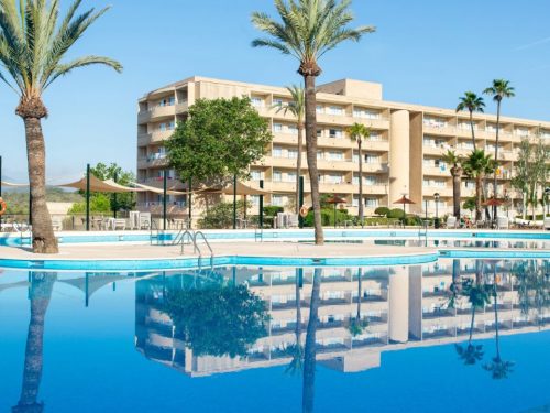 Hotelaanbieders.nl TIJDELIJK IN PRIJS VERLAAGD! ⚡ Geniet van een ALL-INCLUSIVE op Mallorca voor het hele gezin incl. vlucht, transfer + hotel op loopafstand van het strand!