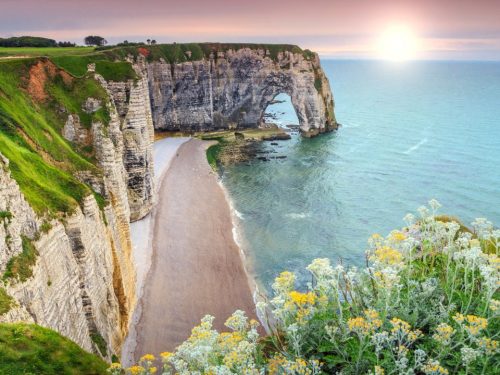 Hotelaanbieders.nl Ontdek de mooiste kustroutes van Bretagne en Normandië vanaf Calais. incl. hotels met ontbijt!