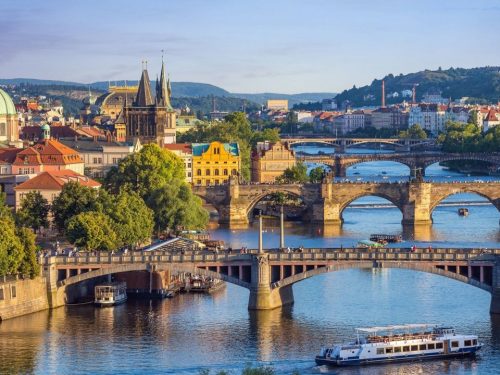 Hotelaanbieders.nl Geniet van Praag, de gouden stad: Stedentrip incl. vlucht, ontbijt & luxe 4*-hotel met zwembad en sauna!