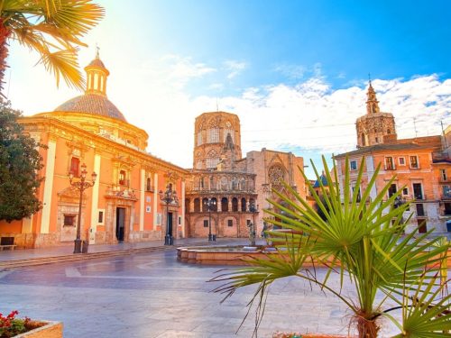 Hotelaanbieders.nl Verblijf in een 4*-hotel in het prachtige Valencia incl. vlucht en ontbijt