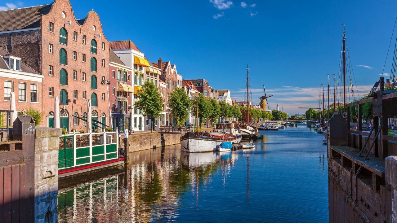 Hotelaanbieders.nl Ontdek de stad die nooit stil staat! Overnacht in Rotterdam incl. ontbijt en NS treinretour 1 Hotelaanbieders.nl Ontdek de stad die nooit stil staat! Overnacht in Rotterdam incl. ontbijt en NS treinretour