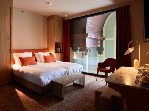 Hotelaanbieders.nl MEGADEAL!⚡ Verblijf in een voormalige kerk in hartje Hoorn incl. ontbijt, GRATIS upgrade naar Deluxe kamer, bonbons & meer!