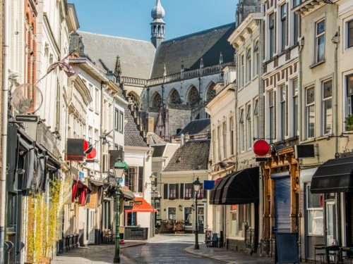 Hotelaanbieders.nl Prachtig 4*-hotel in een monumentaal pand nabij het centrum van Breda incl. ontbijt en verblijf in een kamer met BUBBELBAD!