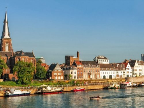 Hotelaanbieders.nl FLASHDEAL! ⚡ Overnacht 2, 3 of 4 dagen in stijlvol en duurzaam hostel The Green Elephant in centrum Maastricht incl. ontbijt!