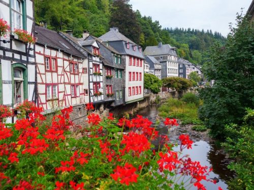 Hotelaanbieders.nl Verborgen parel in de Duitse Eifel! Verblijf in een 4*-hotel met wellness en ontdek het pittoreske Monschau
