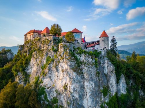 Hotelaanbieders.nl Geniet van een autovakantie nabij het Meer van Bled in Slovenië incl. ontbijt