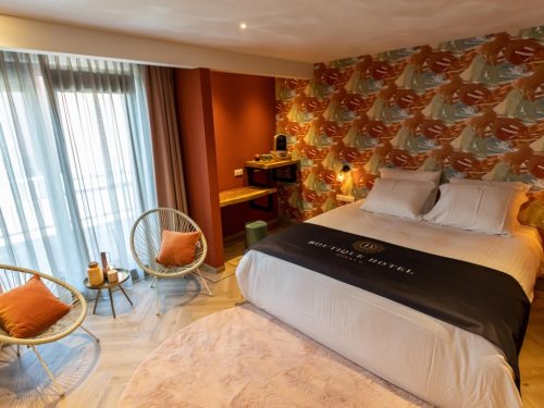 Hotelaanbieders.nl MEGA DEAL! ⚡ 4*-LUXE BOUTIQUE HOTEL in het hart van de authentieke binnenstad van Dokkum incl. ontbijt & verblijf in LUXE kamer!