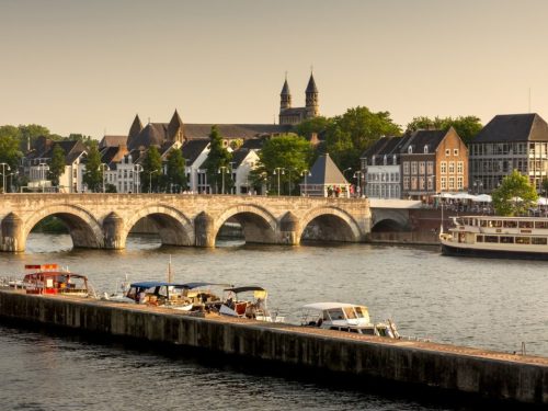 Hotelaanbieders.nl Laat je verrassen: 4*-Surprise hotel in Maastricht incl. ontbijt!