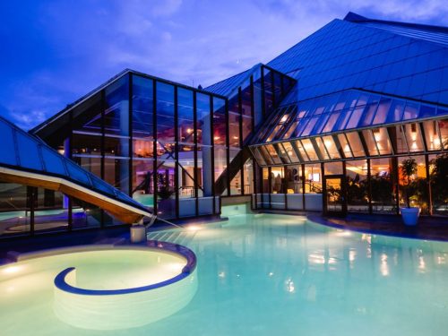 Hotelaanbieders.nl FLASHDEAL! ⚡️ Verblijf in het LUXE 4*-Wellnesshotel Thermae 2000 + Suites met bubbelbad, ONBEPERKT toegang, LUXE ontbijt, koffie & Limburgse vlaai!