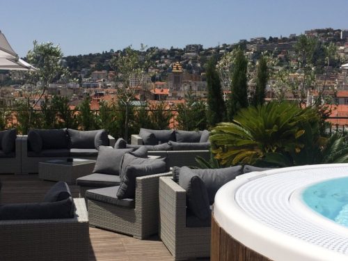 Hotelaanbieders.nl Geniet van stad en strand aan de Côte d'Azur in Nice vanuit een hotel met rooftopbar incl. vlucht en ontbijt