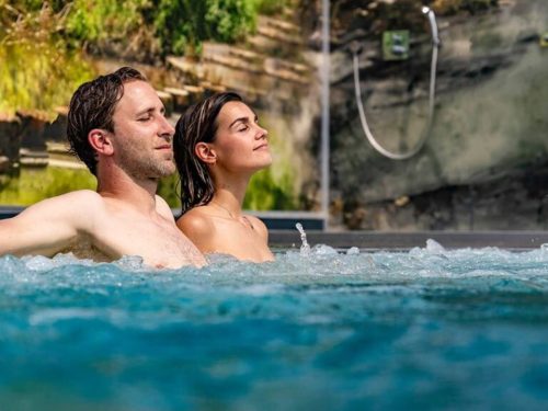 Hotelaanbieders.nl Volledig ontspannen in een 4*-wellnesshotel in Sittard! Verblijf op een LUXE kamer incl. ontbijt, hoofdgerecht en toegang BLUE Wellnessresort Sittard