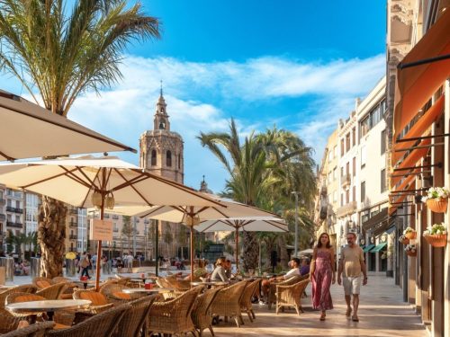 Hotelaanbieders.nl Stedentrip naar zonnig Valencia incl. vlucht en verblijf in trendy hotel in een levendige omgeving!