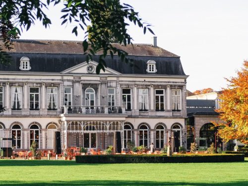 Hotelaanbieders.nl MEGA DEAL!⚡ Verblijf in een kasteelhotel vol historie, midden op een betoverend landgoed in Maastricht incl. ontbijt + hoofdgerecht & GRATIS parkeren!