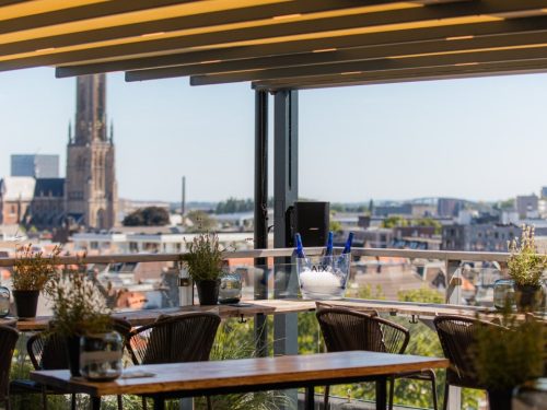 Hotelaanbieders.nl LUXE 5*-hotel met rooftopbar in het hart van Arnhem incl. ontbijt en NS treinretour