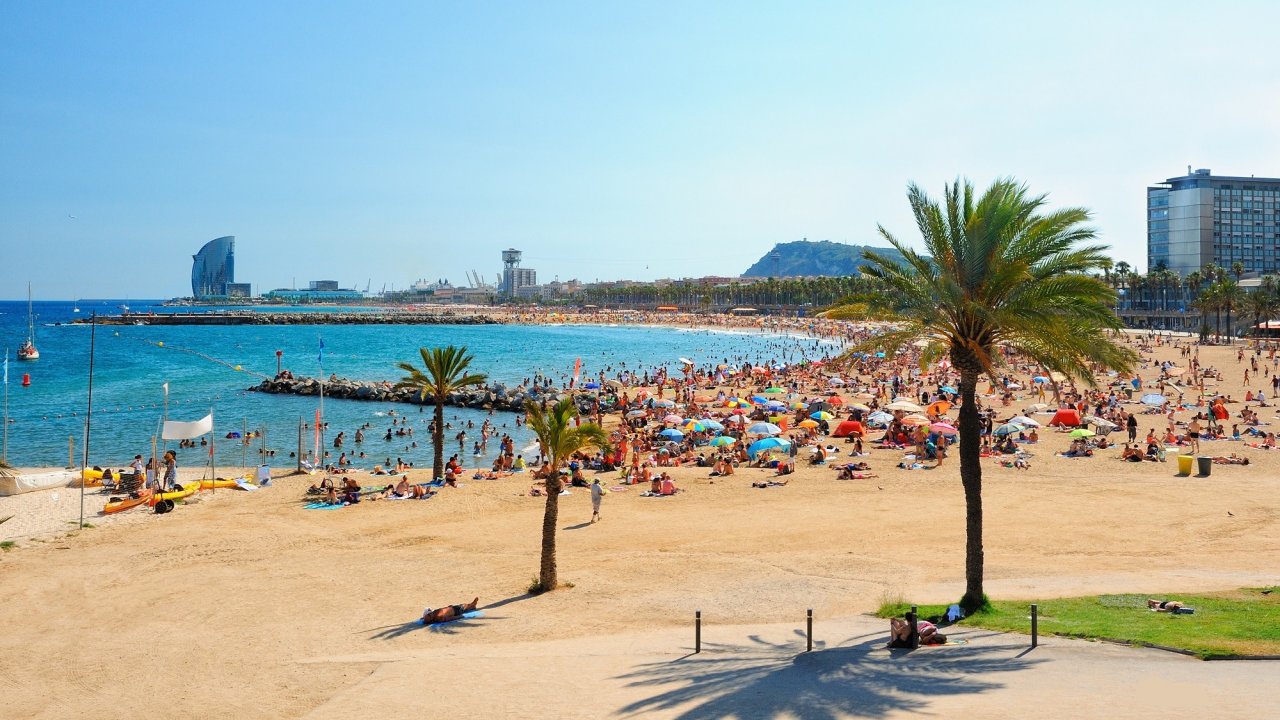 Hotelaanbieders.nl Verliefd op Barcelona! Ontdek de bruisende stad Barcelona, vanuit een 4*-hotel nabij het strand incl. vlucht, ontbijt en ROOFTOPZWEMBAD 1 Hotelaanbieders.nl Verliefd op Barcelona! Ontdek de bruisende stad Barcelona, vanuit een 4*-hotel nabij het strand incl. vlucht, ontbijt en ROOFTOPZWEMBAD