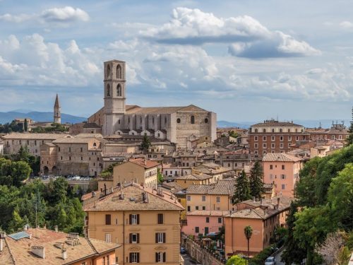 Hotelaanbieders.nl Geniet in een karakteristiek 14-de eeuws pand met panoramisch uitzicht in Umbrië incl. ontbijt