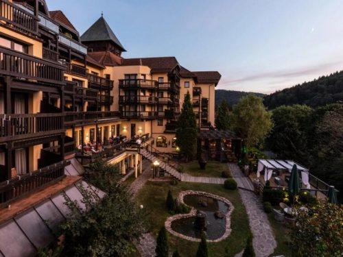 Hotelaanbieders.nl SUPER DEAL! ⚡ Prachtig hotel in hart van het Zwarte Woud in kuuroord Bad Herrenalb incl. ontbijt, diner, wellness + GRATIS parkeren