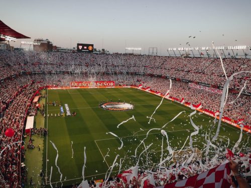 Hotelaanbieders.nl Beleef een ONVERGETELIJKE voetbalreis naar Sevilla FC met verblijf in MODERN 4*-hotel incl. vlucht, ontbijt en wedstrijdticket