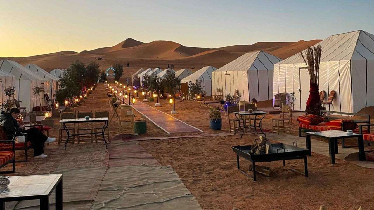 Hotelaanbieders.nl FLASHDEAL! ⚡ 10-daagse rondreis Marokko: ontdek Marrakech, Fez & Meknes + OVERNACHT & DINEER in de Sahara incl. transfers + MEERDERE excursies! 1 Hotelaanbieders.nl FLASHDEAL! ⚡ 10-daagse rondreis Marokko: ontdek Marrakech, Fez & Meknes + OVERNACHT & DINEER in de Sahara incl. transfers + MEERDERE excursies!