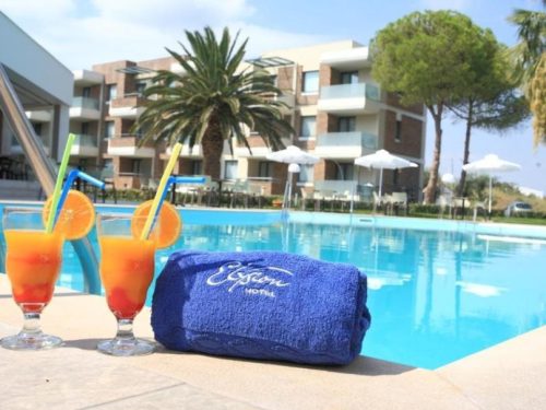 Hotelaanbieders.nl Kom tot rust in een 5*-resort in Lesbos, direct aan het strand en incl. vlucht, transfer en ontbijtbuffet