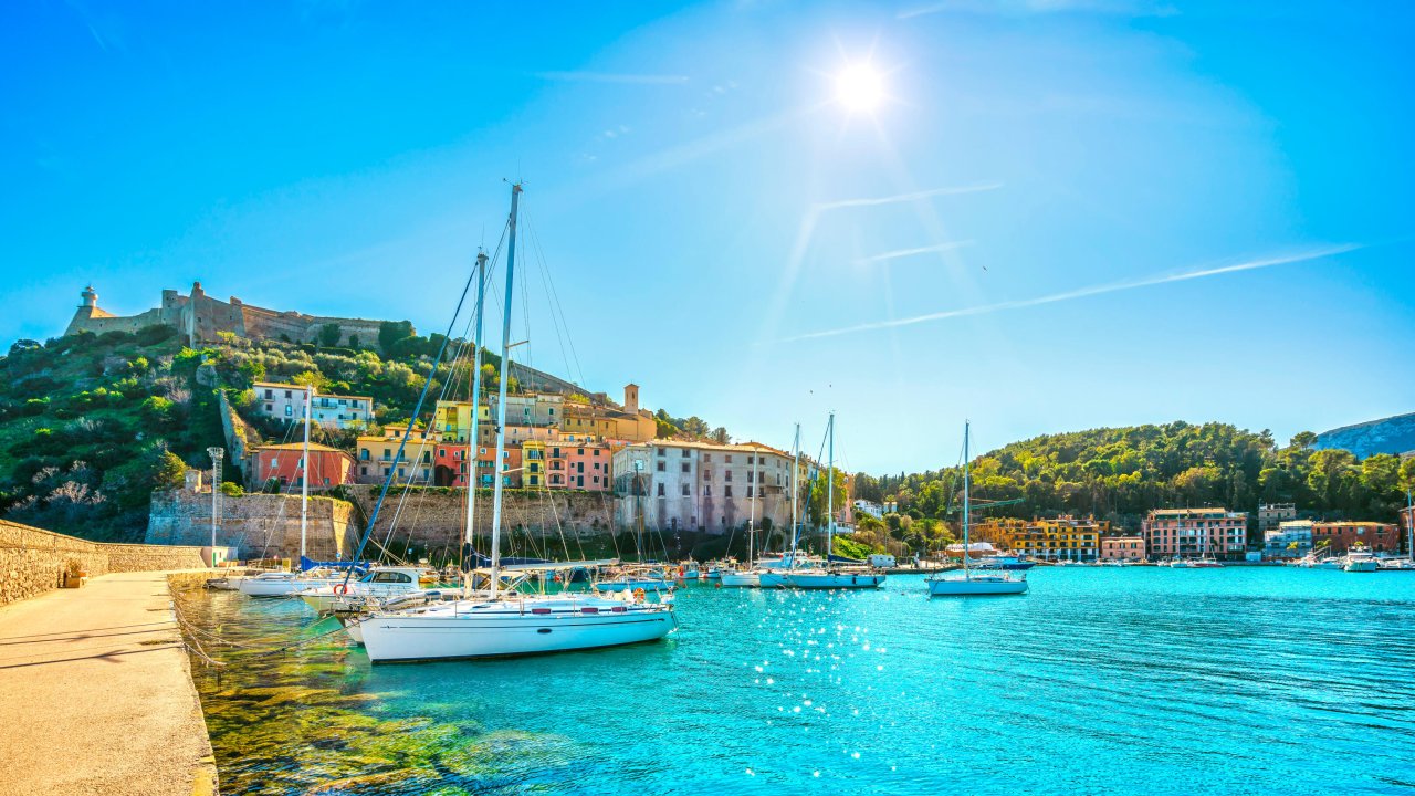 Hotelaanbieders.nl Verblijf in een sfeervolle bungalow aan de Toscaanse kust! Incl. ontbijt, lunch, 3-gangendiner en GRATIS parkeren! 1 Hotelaanbieders.nl Verblijf in een sfeervolle bungalow aan de Toscaanse kust! Incl. ontbijt, lunch, 3-gangendiner en GRATIS parkeren!