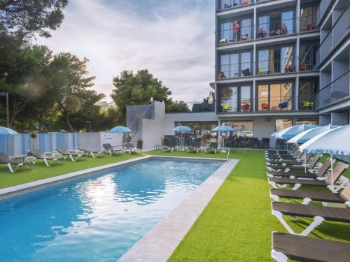 Hotelaanbieders.nl Heerlijke reis naar Tossa de Mar aan de Costa Brava in een 4*-hotel met dakterras en nabij het strand! Incl. vlucht en ontbijt of o.b.v. halfpension