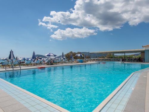 Hotelaanbieders.nl Ontspan direct aan het strand op Zakynthos! Incl. vlucht, transfer & o.b.v. ontbijt, halfpension of all-inclusive