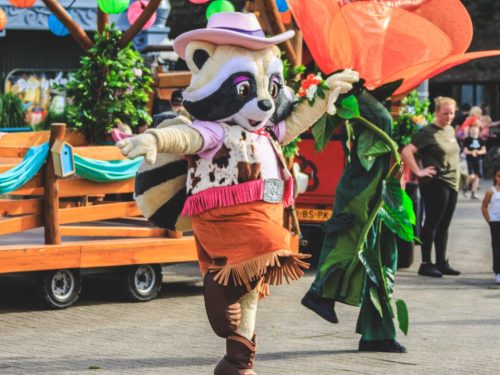 Hotelaanbieders.nl FLASHDEAL! Beleef de gloednieuwe attractie de Sky Sifter in Attractie- & Vakantiepark Slagharen tijdens het Magic Spring Festival!