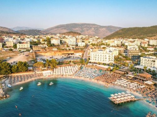 Hotelaanbieders.nl FAMILIEDEAL!   Beleef de stad & kust van Durrës, Albanië toplocatie met PRIVÉSTRAND! Incl. vlucht, transfer & ontbijt