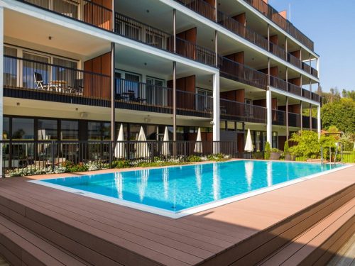 Hotelaanbieders.nl Heerlijk vertoeven in een 4*-hotel met PRIVÉSTRAND in Karinthië, Oostenrijk incl. Wörthersee PLUS-kaart & vele kortingen