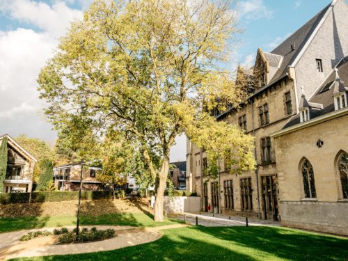 Hotelaanbieders.nl ✨ Stijlvol overnachten in een HISTORISCH designklooster in Valkenburg incl. ontbijt & NS treinretour