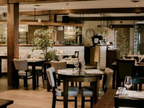 Hotelaanbieders.nl DINER DEAL! ⚡Authentiek hotel met brasserie en binnentuin in de Voerstreek net over de grens in België! Overnachten in 16e-eeuwse boerderij incl. ontbijt en diner!