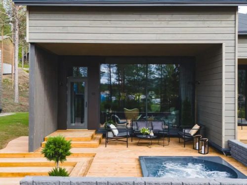 Hotelaanbieders.nl ALLES-IN-1! Fins Lapland vanuit een 4*-VILLA met SAUNA en outdoor BUBBELBAD incl. 3-gangen welkomsdiner, ontbijt, vlucht, transfer, rendierboederij, kano & E-bike excursie!