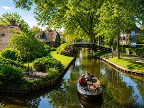 Hotelaanbieders.nl Prachtig 4*-Flechter hotel met unieke ligging in de natuur van de Noordoostpolder incl. ontbijt en Giethoorn rondvaart + GRATIS parkeren!