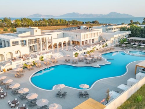 Hotelaanbieders.nl ALL-INCLUSIVE op Kos! Verblijf met het hele gezin op een heerlijk 4*-resort met meerdere zwembaden en een Splash Park incl. vlucht