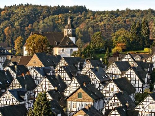 Hotelaanbieders.nl MEGA LAST MINUTE 3=2 | 4-daagse vakantie naar Sauerland nabij Winterberg! Hotel met ZWEMBAD incl. ontbijt, ijsje & GRATIS parkeren en meer!