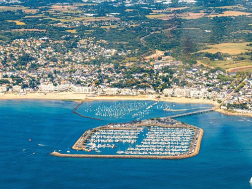 Bekijk al onze reizen 19 Hotelaanbieders.nl Ontdek Bretagne! Ontspan in een sfeervol hotel op loopafstand van het strand & verken historisch Guérande incl. ontbijt