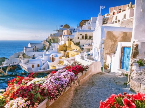 Hotelaanbieders.nl Nabij het strand van Kamari op Santorini incl. vlucht, transfer en ontbijt