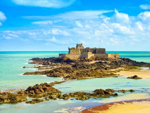 Hotelaanbieders.nl Ontdek de mooiste kustroutes van Bretagne en Normandië vanaf Calais. incl. hotels met ontbijt!