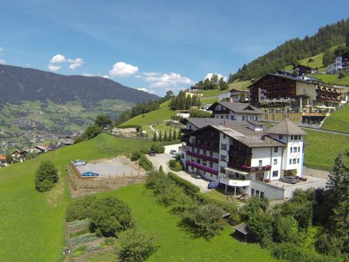 Hotelaanbieders.nl Geniet in een sfeervol hotel met WELLNESS in Jerzens in Tirol incl. ontbijt, middagsnack en 3-gangendiner en meer!