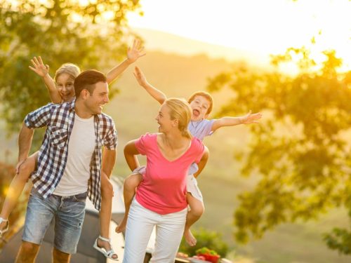 Hotelaanbieders.nl FLASHDEAL! ⚡ Zomervakantie vol plezier in een knus familiehotel met zwembad en manege in Beieren o.b.v. all-inclusive | Kids t/m 9 jaar GRATIS!