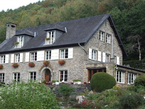 Hotelaanbieders.nl KNUS hotel midden in de Ardennen aan de Semois incl. ontbijt en GRATIS parkeren!