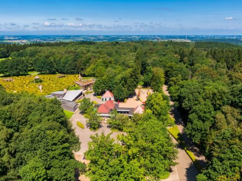 Hotelaanbieders.nl STUNT-DEAL! ⚡ Ontdek historisch Valkenburg vanuit het gezelligste hotel van de stad en verblijf op een steenworp afstand van het bruisende centrum.